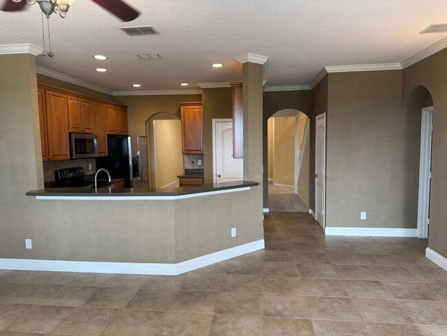 Building Photo - 34314 Tuscany Ave
