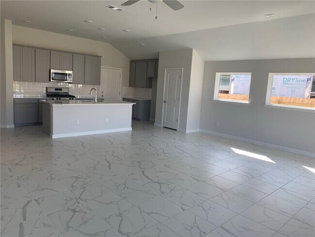 Building Photo - 206 Mangold Dr