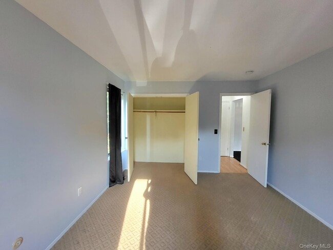 Building Photo - 128 Sycamore Dr