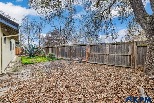 Building Photo - 9146 Blue Fox Way