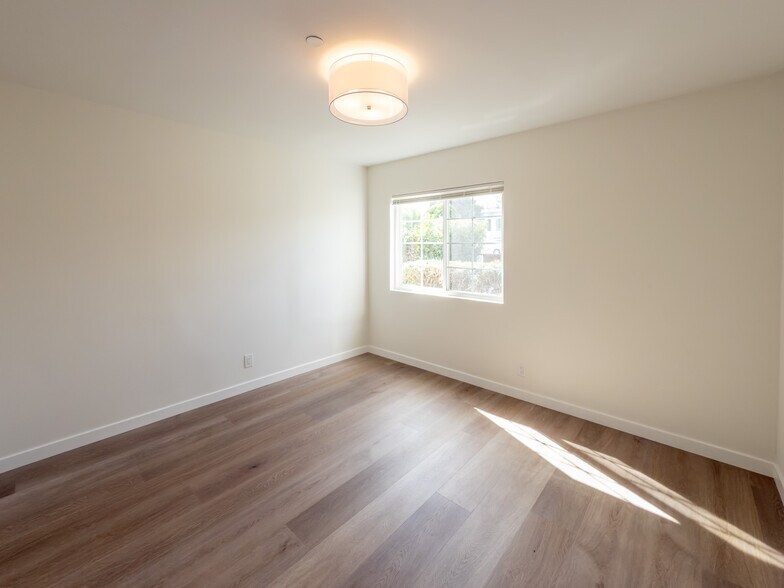 Building Photo - 1000 Tilton Ave