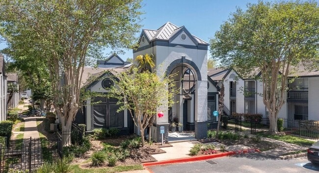 Building Photo - 874 Yorkchester Dr