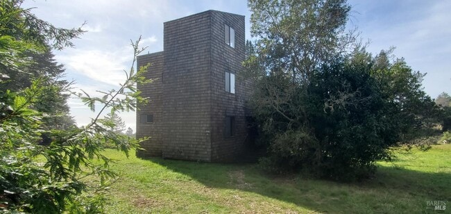 Building Photo - 154 White Fir Wood