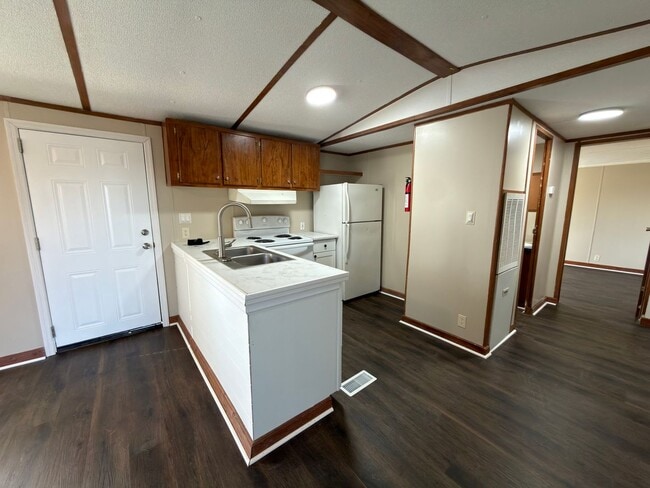 Building Photo - 963 N Bucks Pocket Rd SE