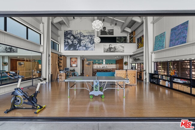 Building Photo - 548 Rose Ave