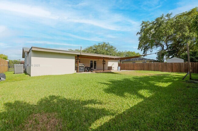 Building Photo - 18013 SW 89th Pl
