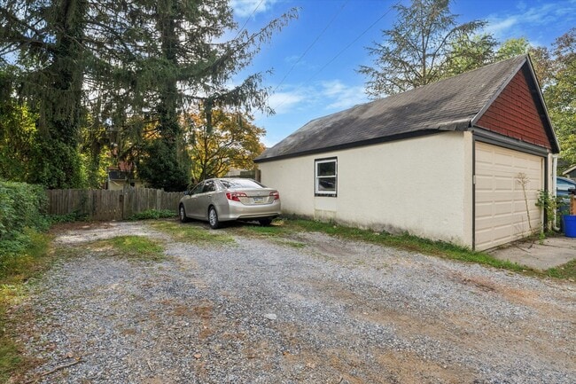 Building Photo - Student Rental Across from WCU Campus – 3 ...