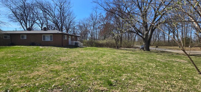 Building Photo - 7161 E Pleasant Run Pkwy S Dr