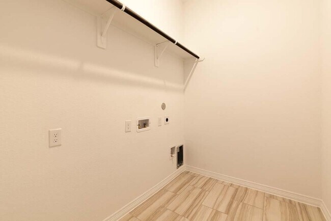 Building Photo - 22138 Grand Mist Dr
