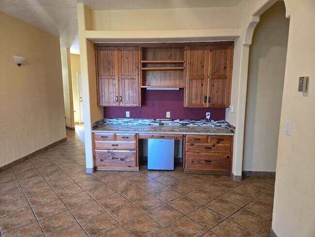 Building Photo - 4784 Cottonwood Rd