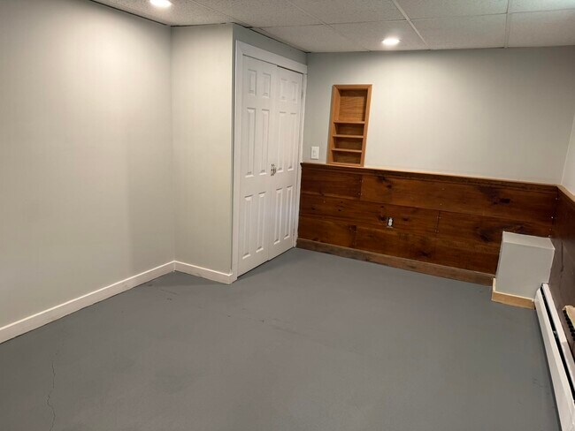 Building Photo - 5 Walnut Hill Rd
