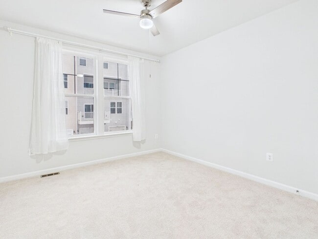 Building Photo - 640 Brookwood Glen Terrace