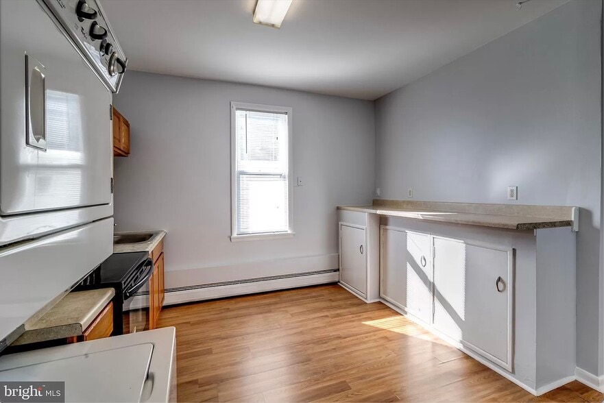 Building Photo - 6729 Youngstown Ave