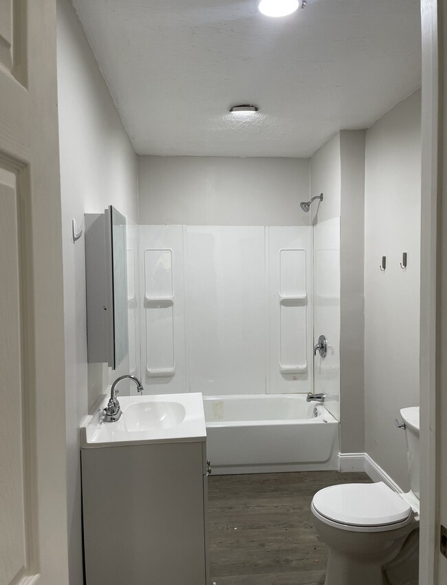 Building Photo - 37 Magnolia Ave