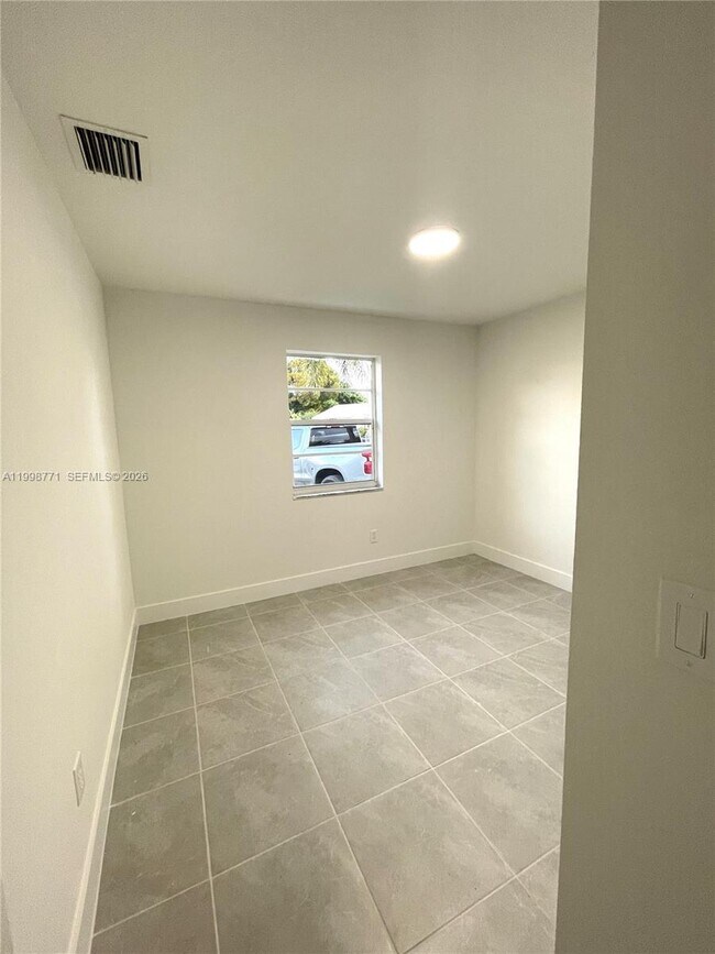 Building Photo - 1666 SW 3rd Ct