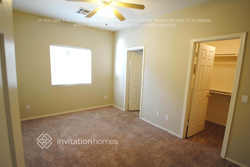 Building Photo - 7204 S 8th Way