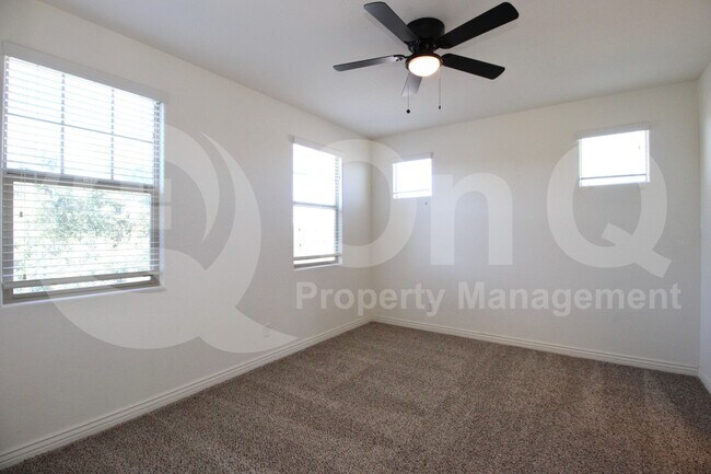 Building Photo - 4247 E Comstock Dr