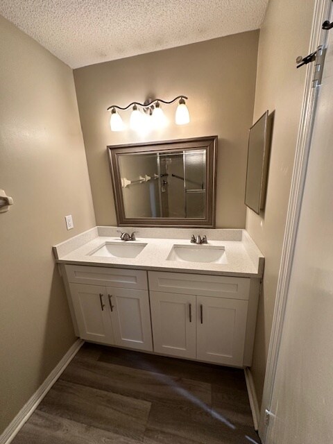 Owner Bath - 164 Kingbird Cir