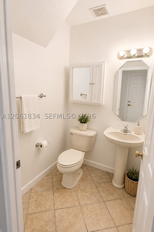 Building Photo - 2603 NE 41st Cir