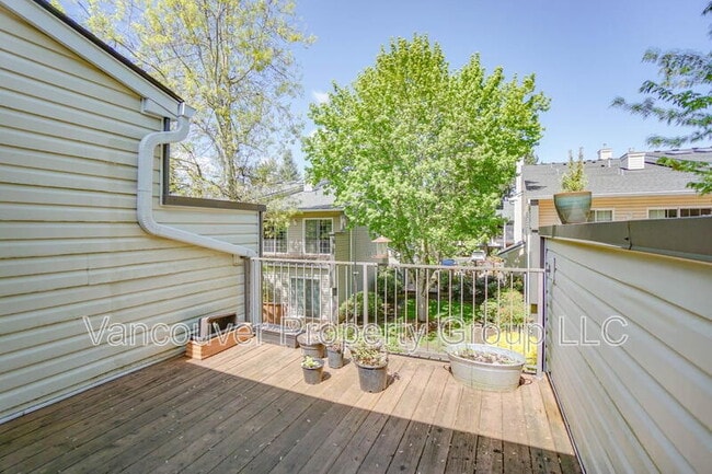 Building Photo - 13210 SE 7th St