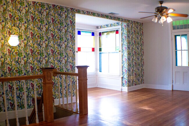 Building Photo - 5 Albany Ave