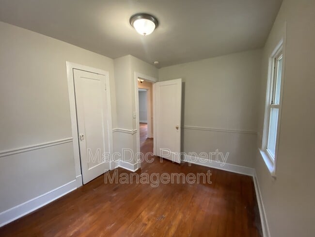 Building Photo - 2312 Oak St