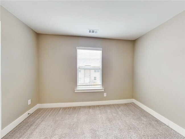 Building Photo - 6423 Shalks Xing Dr