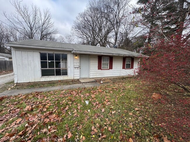 Primary Photo - 1911 E Fairchild St