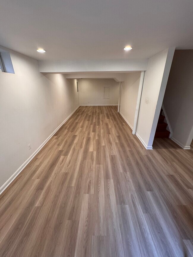 Building Photo - 14268 Town Commons Way