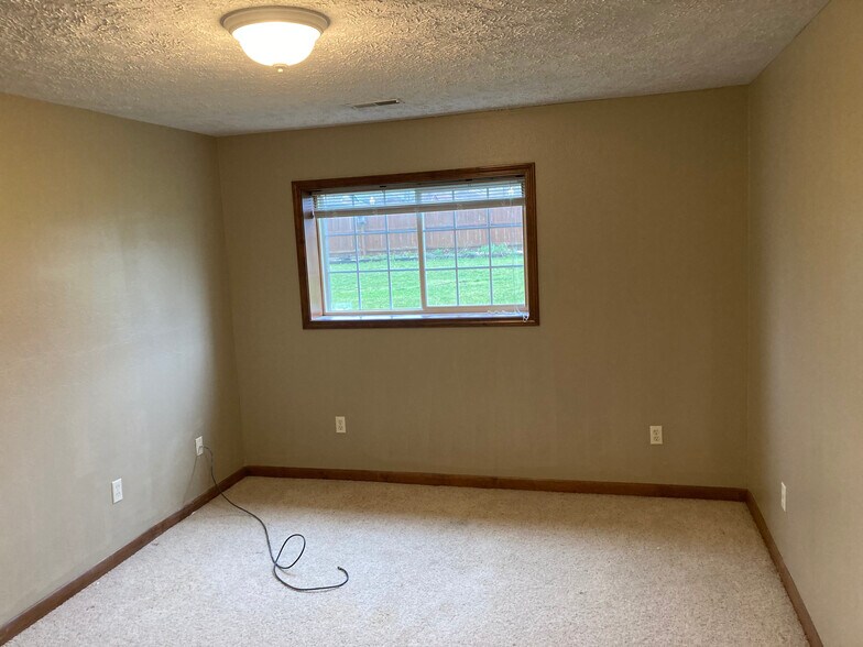 Building Photo - 502 Pepper Hill Dr