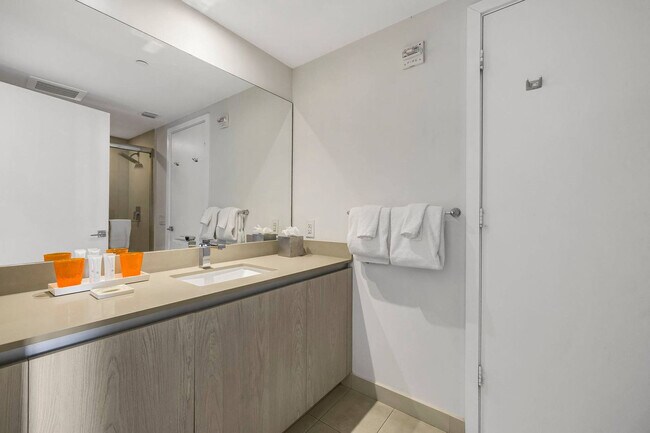 Building Photo - 4111 S Ocean Dr