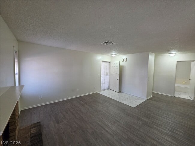 Building Photo - 6671 W Tropicana Ave
