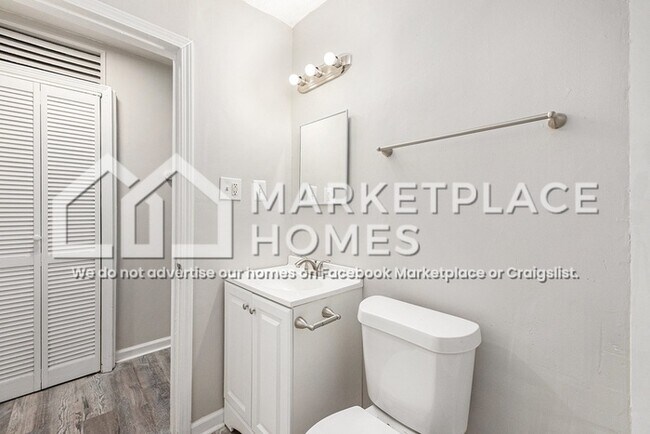 Building Photo - 12782 Couwlier Ave