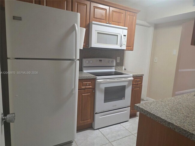 Building Photo - 4586 SW 139th Ct