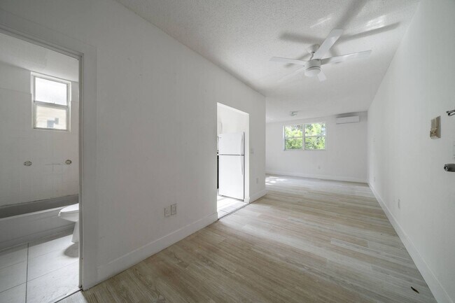 Interior Photo - 974 NW 2nd St