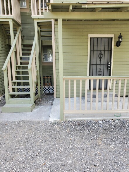 Back Patio - 133 Claremont Ave