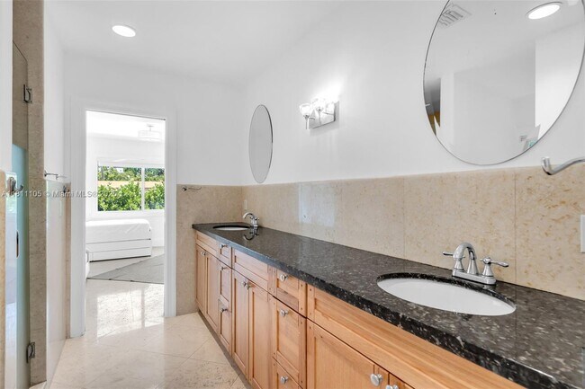 Building Photo - 265 Glenridge Rd