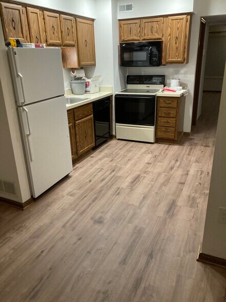 Kitchen - 23 Hedgerow Ln