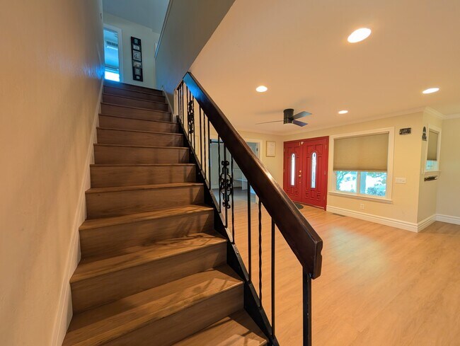 Building Photo - 479 McCamish Ave