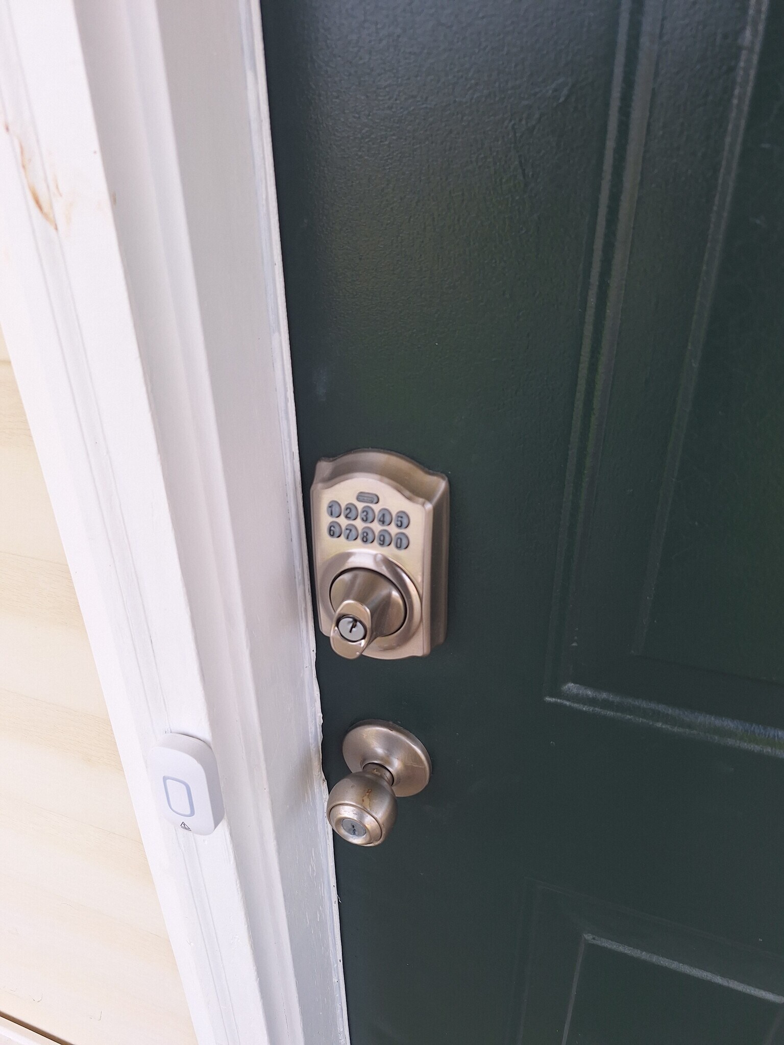 Combination front door lock - 695 Artic Ave