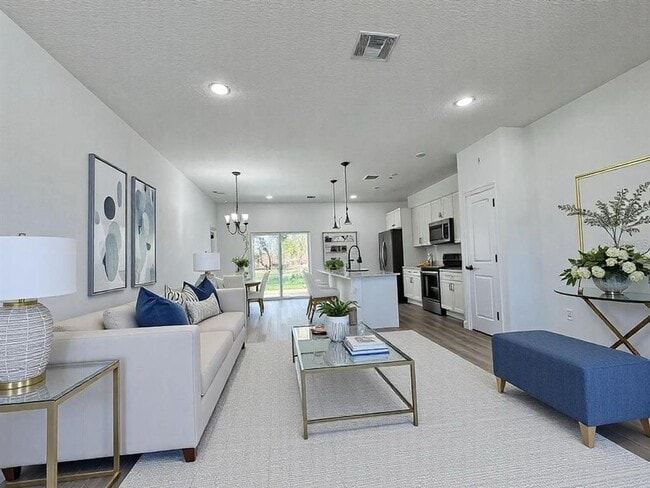 Building Photo - 7185 N Tallwood Dr