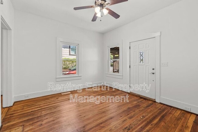 Building Photo - 609 34th St S