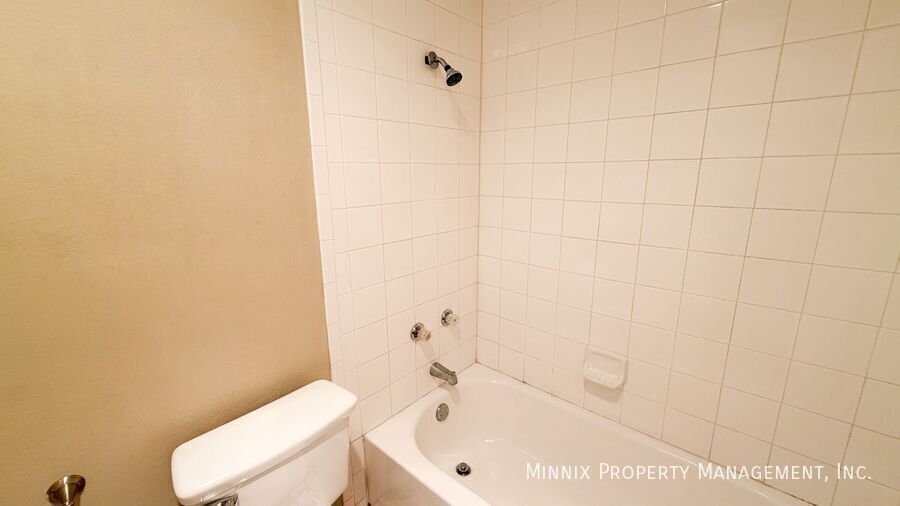 Building Photo - 2108 76th St