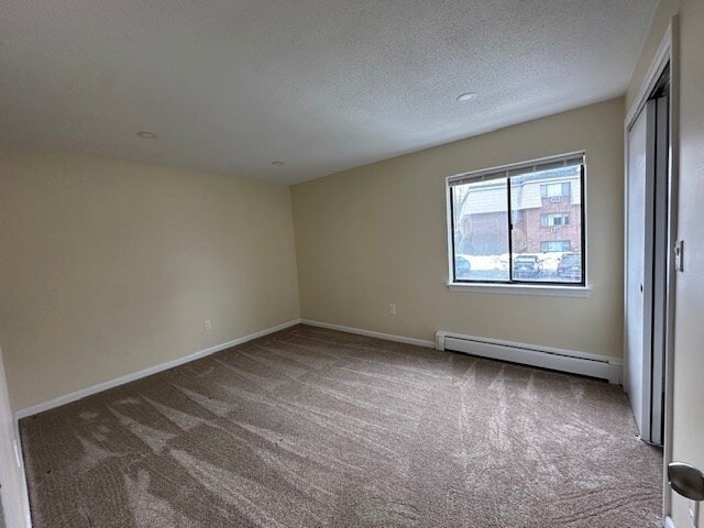 Building Photo - 12 Hallmark Gdns