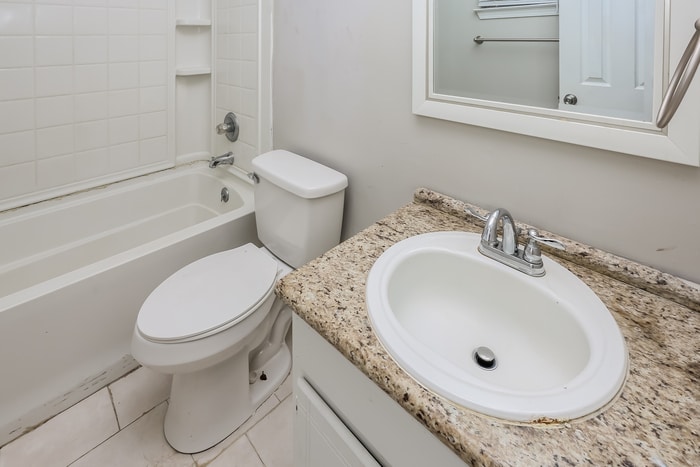 Building Photo - 218 Shenandoah Rd N