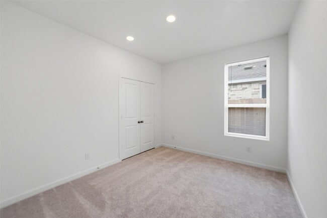 Building Photo - 31927 Rich Mdw Ct