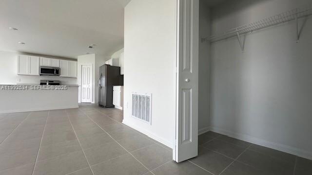 Building Photo - 303 Artemis St