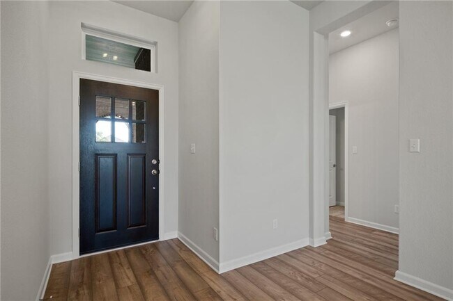 Building Photo - 136 Osceola Dr