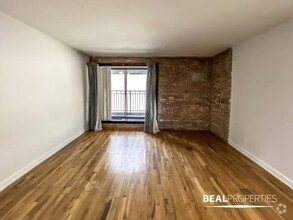 Building Photo - 0 bedroom in CHICAGO IL 60610