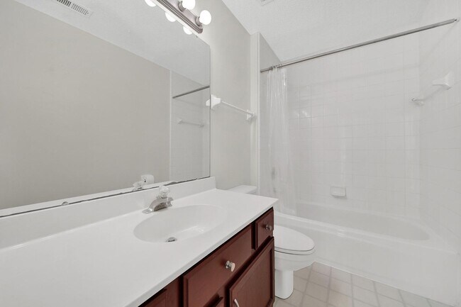 Building Photo - Lovely 4 Bed 2.5 Bath Home in Charlotte!